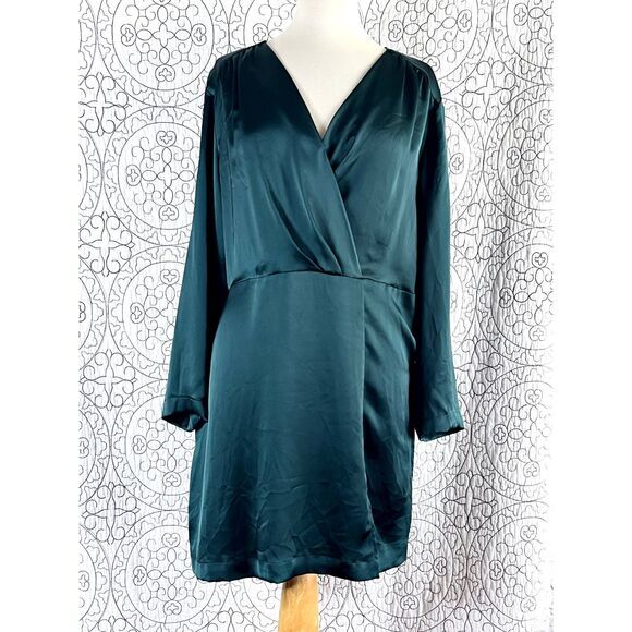Dynamite Dress Emerald Green Long Sleeved Satin Women's L - Picture 1 of 8
